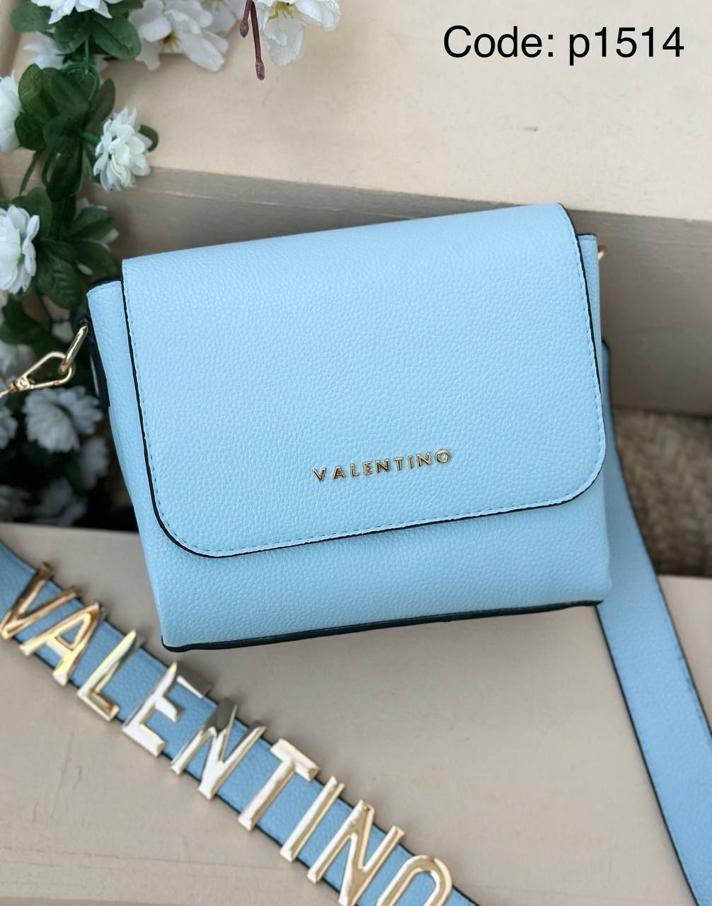 /public/uploads/photos/shares/Suzy bags/IMG_4353.jpeg